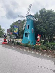 Massivholz Outdoor Windmühle Landschafts skulptur Große rotierende Spinn windmühle - Product Image 4