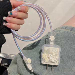 Cubierta protectora <span class=keywords><strong>de</strong></span> <span class=keywords><strong>cargador</strong></span> <span class=keywords><strong>de</strong></span> flores tridimensional <span class=keywords><strong>de</strong></span> lujo <span class=keywords><strong>de</strong></span> gama alta para <span class=keywords><strong>cargador</strong></span> rápido <span class=keywords><strong>de</strong></span> <span class=keywords><strong>Apple</strong></span> TPU cubierta protectora anticaída - Product Image 2