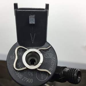 汽车配件厂家直销柴油机共轨燃油喷射器0445110126 0445110290适用于现代起亚1.5 <span class=keywords><strong>2</strong></span>. - Product Image 3
