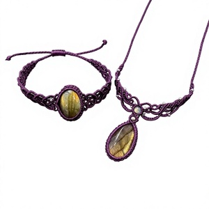 Pulsera Bohemia de Macramé Morado con Colgante Ovalado de Piedra Natural, Joyería Envolvente para Mujer, Estilo Regalo - Product Image 1