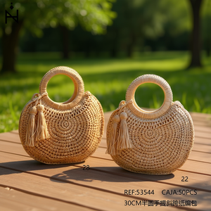 Borsa a Tracolla Semicircolare 30Cm in Carta Intrecciata con Manico a Nappa - Product Image 3