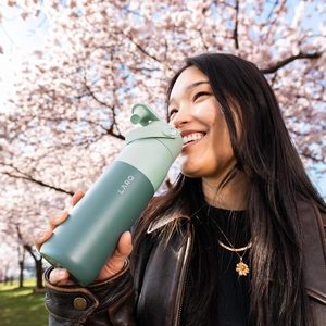 Bottiglia <span class=keywords><strong>LARQ</strong></span> Riutilizzabile Senza BPA, 23oz, in Acciaio Inox Isolato con Manico in Silicone Integrato per Sport e Palestra - Product Image 2