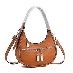 Nouveau style <span class=keywords><strong>Sac</strong></span> <span class=keywords><strong>à</strong></span> <span class=keywords><strong>main</strong></span> de soirée en PU avec fermeture éclair, <span class=keywords><strong>Sac</strong></span> <span class=keywords><strong>à</strong></span> bandoulière tendance de grande valeur, <span class=keywords><strong>Sac</strong></span> <span class=keywords><strong>à</strong></span> <span class=keywords><strong>main</strong></span> croisé léger de grande capacité en forme de croissant - Product Image 6