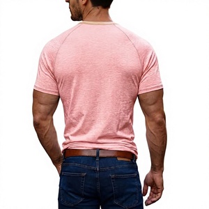 Camiseta de Manga Corta con Cuello en V para Hombre, Color Rosa, Corte Regular, Ribete en Contraste, Tejido de Punto Jersey 180g, Lisa, Informal, con Logotipo Frontal, 100% Algodón - Product Image 2