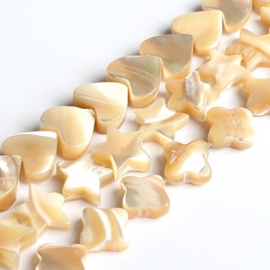 Beige naturale/cuore bianco/a forma di stella distanziatore perline sciolte conchiglie di corallo per la creazione di gioielli - Product Image 1