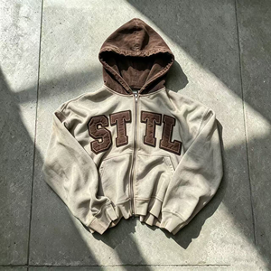 <span class=keywords><strong>เสื้อ</strong></span>ฮู้ดดี้เชนิลล์แบบกำหนดเอง OUNA สำหรับผู้ชาย แบบซิป ปักลายตัวอักษรสไตล์วาร์ซิตี้ วินเทจ สตรีทแวร์ ผู้ผลิตขายส่ง ผ้าฝ้าย - Product Image 1