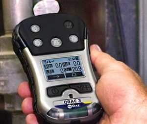 Détecteur de gaz portable QRAE 3 PGM-2500 pour 4 gaz (O2, LEL, CO, H2S) avec surveillance des espaces confinés et connexion sans fil - Product Image 5