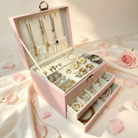 Boîte à bijoux en cuir PU à trois couches avec intérieur en velours, organiseur de rangement pour bagues, colliers, boucles d'oreilles, bracelets et montres