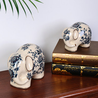 Vente en gros usine Nouvelle figurine éléphant mère et bébé en céramique bleue et blanche dorée chinoise, porte-bonheur pour la décoration de salon et cadeau