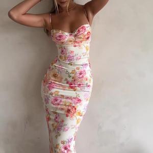 Robe d'été rose à imprimé floral, moulante, sexy, dos nu, à bretelles - Product Image 1
