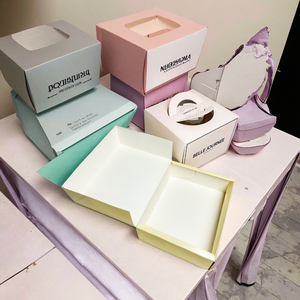 Tìm nhà máy biểu tượng tương tự bán buôn kích cỡ khác nhau vuông hộp bánh trắng cổ điển với cửa sổ rõ ràng cho hộp bánh - Product Image 1