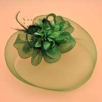 Chapeau de fête vintage style britannique pour courses hippiques avec plume et fleur, pince à cheveux noire et blanche pour mariée, idéal pour studio photo