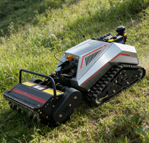 Tondeuse à chenilles télécommandée capable de franchir une pente de 40 degrés avec 24 lames rotatives pour les travaux d'aménagement paysager et de remise en état des terrains - Product Image 5