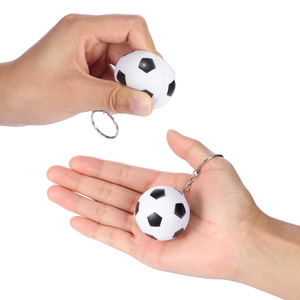 Mini porte-clés de football en mousse PU, en forme de ballon de football, pour clés de voiture, activités sportives, cadeaux - Product Image 3