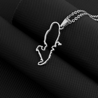Colliers pendentifs Carte de la Martinique en acier inoxydable léger – Collier français des Caraïbes