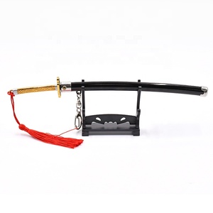 Personnalisé Anime <span class=keywords><strong>démon</strong></span> slaye personnage populaire exclusif <span class=keywords><strong>katana</strong></span> métal artisanat noir épée épée porte-clés en alliage de zinc - Product Image 2