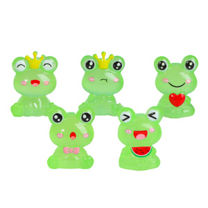 Breloques en résine mignonnes qui brillent dans le noir, motif Prince Grenouille, pour bijoux DIY, ensemble de cadeaux, accessoires décoratifs de bureau unisexes - Product Image 1