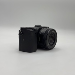 Appareil photo hybride <span class=keywords><strong>Sony</strong></span> <span class=keywords><strong>A6300</strong></span> d'occasion avec objectif 16-50, capteur APS-C 24,3 MP, vidéo 1080p, état presque neuf - Product Image 2