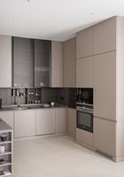 Desain Lemari Kaca Modern 2026, Lemari Dapur Berkualitas Tinggi Terjangkau, Custom Made, Warna Polos, Finishing Lacquer dengan Island