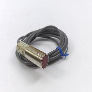 ใหม่และเป็นของแท้ E3f2-r4b4-m โฟโตอิเล็กทริคเซนเซอร์ ระบบอัตโนมัติแบบตั้งโปรแกรมได้สำหรับอุตสาหกรรม - Product Image 1