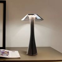 Zhongshan nordique moderne luxe créatif Dimmable décor à la maison SMD chambre chevet étude or petite lampe de bureau LED