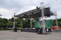 Sistema de Truss para DJ, de Aluminio, Plateado, Diseño Modular de Líneas Cuadradas, Instalación Rápida, para Escenarios de Eventos