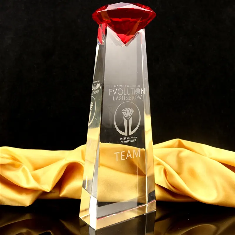 2023 New Design Crystal Diamond Award Trophy für Geschenke/Red Diamond Trophy Awards/l Blank Glass Trophy 3D geschnitzte klare Geschenk box