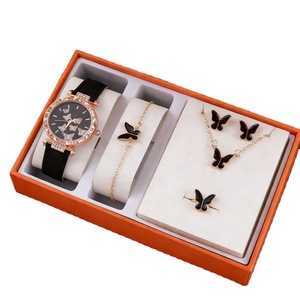 Cadeaux d'amour pour petite amie : Ensemble de 5 montres rondes vintage pour femme, bracelet en cuir, alliage, plusieurs styles disponibles, très tendance - Product Image 1