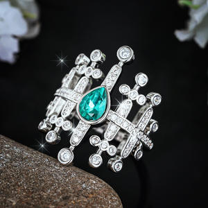 Anello da Cocktail Geometrico T0816 da Donna con Acquamarina Naturale a Goccia e Incastonatura Pavé, Anelli di Moda per Matrimonio - Product Image 2