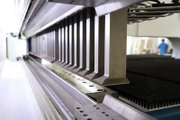 Centre de pliage flexible entièrement automatique à commande CNC avec changement d'outil pour tôles, machines de pliage de tôles pour armoires électriques