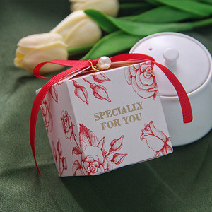 <span class=keywords><strong>Yiwu</strong></span> 9*9*9cm ủng hộ bao bì bán sỉ Ấn Độ rỗng món tráng miệng sô cô la <span class=keywords><strong>Fancy</strong></span> kẹo màu đỏ hộp giấy cho quà lưu niệm đám cưới - Product Image 5