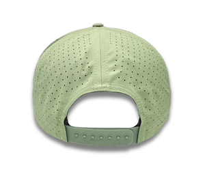 Gorra de béisbol OEM personalizada de 5 paneles con malla perforada cortada a láser, estilo deportivo, rendimiento impermeable, visera curva y cuerda - Product Image 2