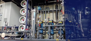 Machinerie mobile de traitement d'<span class=keywords><strong>eau</strong></span> par osmose inverse avec moteur PLC pour terminaux de croisière 3000L/heure, connexion à l'alimentation terrestre, interface bilingue - Product Image 4