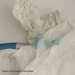Boucles d'oreilles en alliage avec nœud bleu clair, nouvelle collection printemps, style japonais et coréen, doux et élégant, petits bijoux pour femme - Product Image 6
