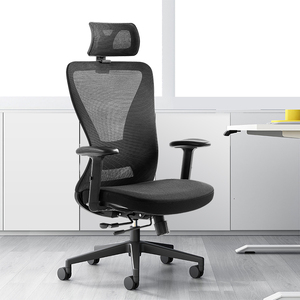 Chaise de bureau exécutive noire à dossier haut en maille Boss Executive avec support lombaire 2D, accoudoirs réglables, chaises ergonomiques - Product Image 1