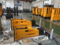 Marteau brise-roche SB60 pour excavatrices de 15-18 tonnes, burin de 155 mm, accumulateur automatique, garantie 1 an, 1350 kg, jaune, construction, exploitation minière
