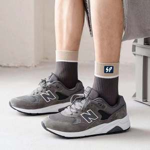 Men's Mid Calf Socks Crew Length Sweat Absorbent Basketball Sports Socks - Product Image 2