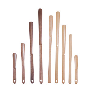 ที่โกยรองเท้าไม้ One Wood One Craftsman ขนาด 28 ซม. 38 ซม. 50 ซม. 60 ซม. 70 ซม. 75 ซม. ด้ามยาว ทรงตรง สำหรับผู้สูงอายุและสตรีมีครรภ์ - Product Image 5