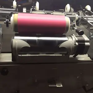 Máquina rebobinadora de cono de hilo