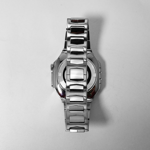 Boîtier de montre de luxe en acier inoxydable de 45mm avec design classique de trappe et bracelet à fermoir papillon pour le marché européen - Product Image 2