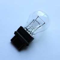 Ampoules automobiles de remplacement fiables et de qualité supérieure, type 3157, culot en coin, 12V, pour feux de freinage, clignotants et feux arrière, P27/7W