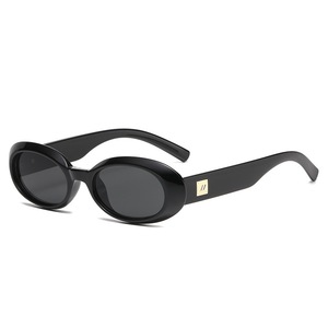 Lunettes de soleil pour femmes, style œil de chat, monture intégrale, UV400, rétro, petite monture, protection solaire extérieure - Product Image 1