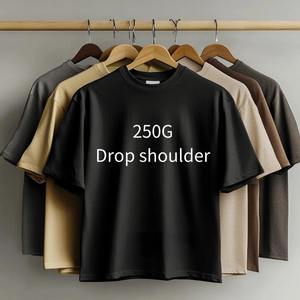 เสื้อยืดผู้ชายขนาดใหญ่พิเศษ 250 กรัม ผ้าฝ้าย 100% ทรงหลวม ไหล่ตก สไตล์สตรีทแวร์ รับสกรีนโลโก้แบบ DTG - Product Image 1