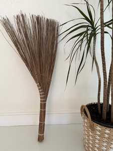 Balai en feuilles de coco fait main du Vietnam, balai naturel pour le nettoyage extérieur, idéal pour la terrasse, la voie d'accès, le jardin, fournisseur - Product Image 4