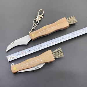Couteau à champignons pliant à manche en bois avec <span class=keywords><strong>lame</strong></span> en acier inoxydable à pointe effilée et anneau porte-clés pour usage DIY, OEM, jardinage et agricole - Product Image 5