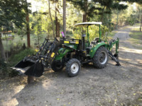 Trattore agricolo 70hp 4wd 4x4 con cabina e caricatore frontale