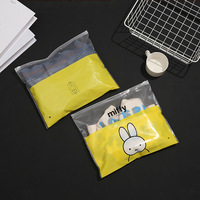 Sacs d'emballage écologiques mats en CPE avec fermeture éclair pour vêtements, logo personnalisé, pour vestes d'hiver, vêtements de sport, chaussettes et articles intimes