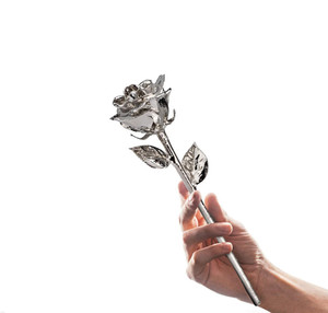 Forever Rose ดอกกุหลาบทองคำขาวแท้,ของแท้หนึ่งในนั้นคือกุหลาบมือหนึ่งจุ่มลงในแพลตตินัมจนใช้งานได้ตลอดชีพ - Product Image 1