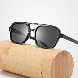 Nuevas gafas de sol de madera de alta calidad, gafas de sol personalizadas con logotipo, marco de plástico, gafas de sol de templo de madera de bambú, gafas de sol polarizadas - Product Image 3