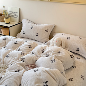 Parure de lit quatre pièces Waxy Ji Automne Hiver, style simple et frais, motif cœur de fille, en <span class=keywords><strong>velours</strong></span> chaud rembourré avec teinture réactive - Product Image 1